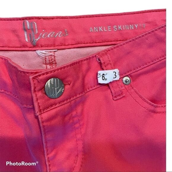 Super Cute Pink Ankle Skinny Jeans, Size 7 - Picture 5 of 5